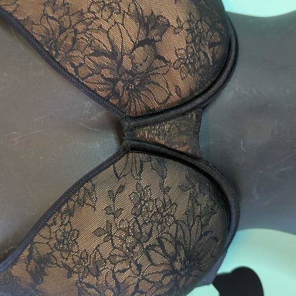 𝅺OLGA Bra Lightly Lined Black Lace Nude Plus 40C - Picture 2 of 4